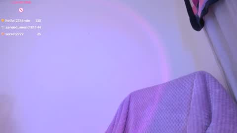 Snapshot of violettbones chatting on 12.20.24 Violett online show from 12.20.24