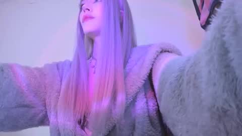 Snapshot of violettbones chatting on 12.26.24 Violett online show from 12.26.24