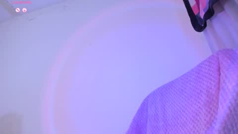 Snapshot of violettbones chatting on 12.27.24 Violett online show from 12.27.24