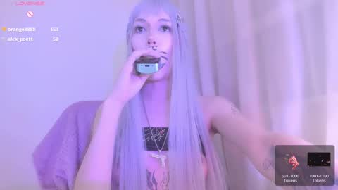 Snapshot of violettbones chatting on 02.24.25 Violett online show from 02.24.25