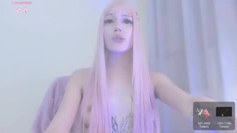 Snapshot of violettbones chatting on 10.26.25 Violett online show from 10.26.25