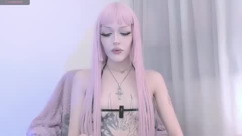 Snapshot of violettbones chatting on 03.26.26 Violett online show from 03.26.26