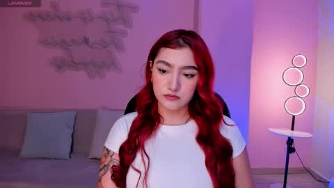 Violett Castel online show from 10.07.25