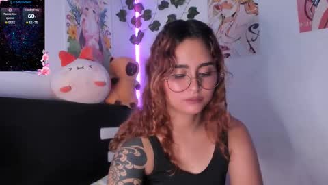 Snapshot of violetteramirez01 chatting on 01.14.25 Violette  online show from 01.14.25