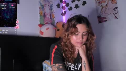 Snapshot of violetteramirez01 chatting on 02.07.25 Violette  online show from 02.07.25