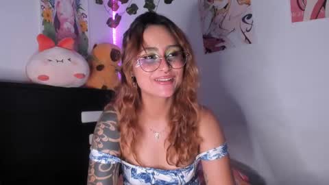 Snapshot of violetteramirez01 chatting on 02.10.25 Violette  online show from 02.10.25
