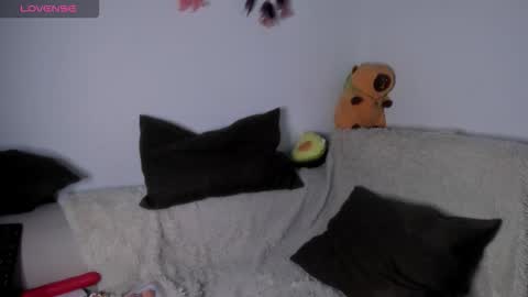 Snapshot of violetteramirez01 chatting on 10.20.25 Violette  online show from 10.20.25