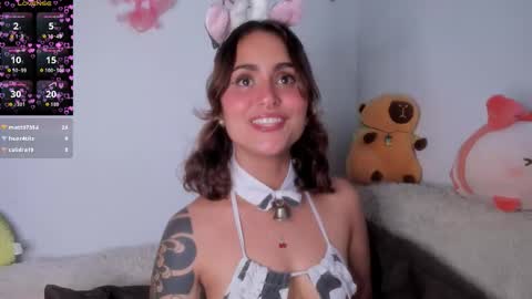 Snapshot of violetteramirez01 chatting on 10.23.25 Violette  online show from 10.23.25