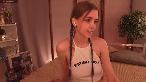 violettessa online show from 09.15.25