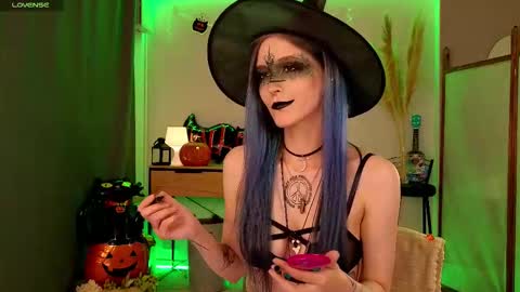 violettessa online show from 10.28.25