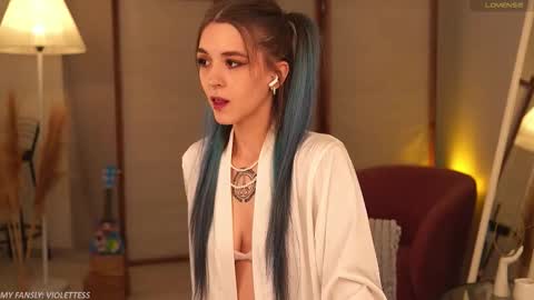 violettessa online show from 11.18.25