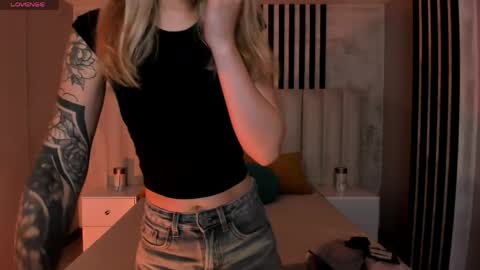 Snapshot of violetthansson chatting on 06.09.26 Violett online show from 06.09.26