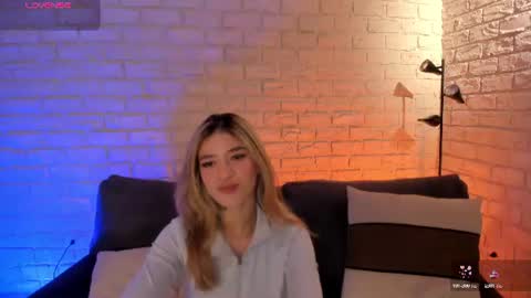 Snapshot of violetthansson chatting on 06.16.26 Violett online show from 06.16.26