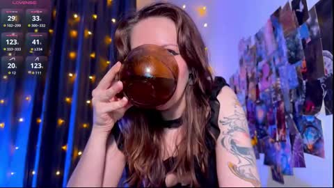 Snapshot of violettmo0n chatting on 03.05.26 Next stream 1522026 400 GMT 3 online show from 03.05.26