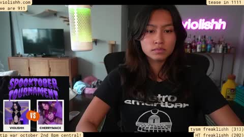 Snapshot of violishh chatting on 10.01.25 follow me on twitter violishh and ig violishh  online show from 10.01.25