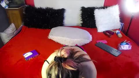 Isabella  online show from 12.10.24