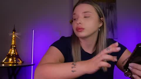 Violla online show from 02.23.25