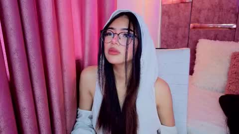 viollettebylyly online show from 10.12.25