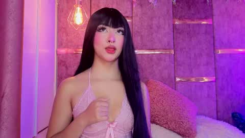 viollettebylyly online show from 10.14.25