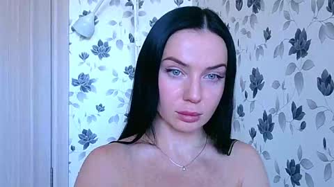 Snapshot of viora12 chatting on 02.19.25 viora12 online show from 02.19.25