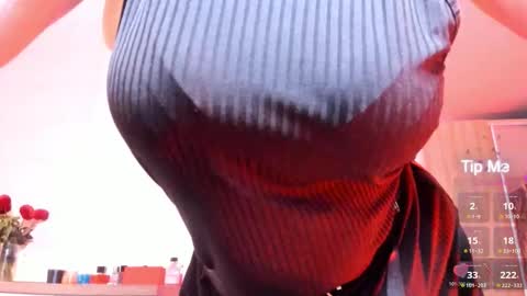 Snapshot of vip_juicy chatting on 10.24.25 VelvettTime online show from 10.24.25