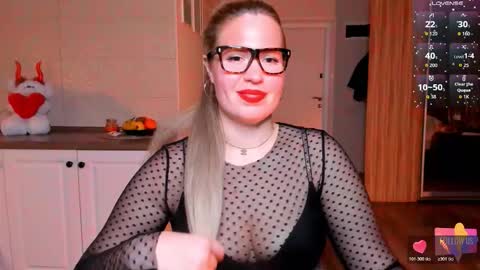 Snapshot of vip_juicy chatting on 11.26.25 VelvettTime online show from 11.26.25