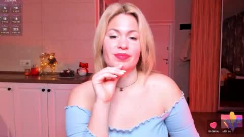 Snapshot of vip_juicy chatting on 12.15.25 VelvettTime online show from 12.15.25