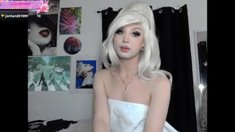 Snapshot of viperthedoll chatting on 04.02.26 Viper online show from 04.02.26