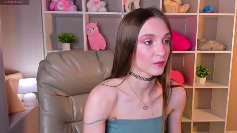 Snapshot of virdjinia_green chatting on 09.18.25 Virdjinia online show from 09.18.25