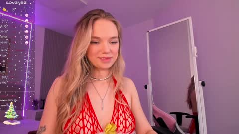 Snapshot of virrginchloee chatting on 12.30.24 Chloe online show from 12.30.24