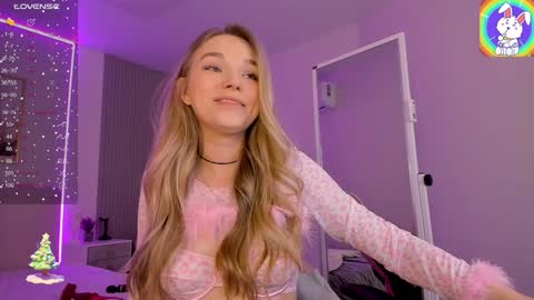 Snapshot of virrginchloee chatting on 01.10.25 Chloe online show from 01.10.25