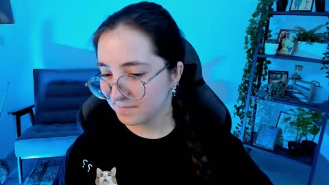 Snapshot of virtualvoyant chatting on 10.02.25 your love online show from 10.02.25