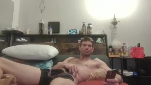 Snapshot of vislaxxx chatting on 01.26.25 Pachinko De Gallo online show from 01.26.25