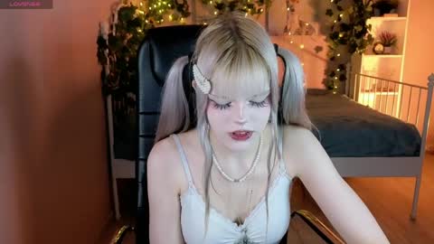 Snapshot of vitamorphosis chatting on 03.27.26 Vita online show from 03.27.26