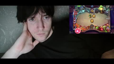 Snapshot of vitiligoboyy chatting on 12.04.25 vitiligoboyy online show from 12.04.25