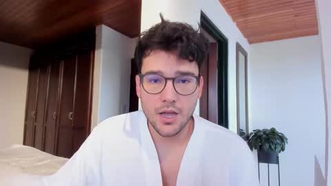 Vito Ferrer online show from 11.16.25