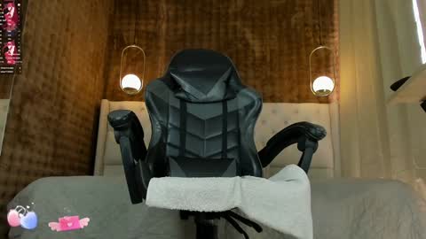 VittaaaPlease help me with your thumbs up its important  online show from 01.20.25