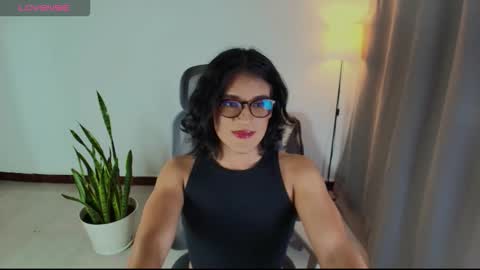 VittaaaPlease help me with your thumbs up its important  online show from 01.08.26