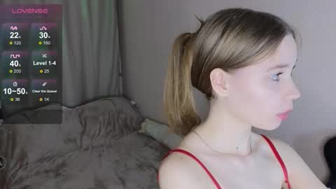 Snapshot of vitterrick chatting on 10.29.25 vitterrick online show from 10.29.25