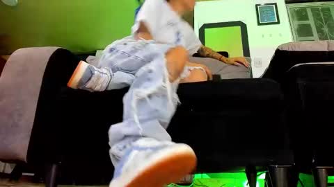 IGkarol navarret3 online show from 10.02.25