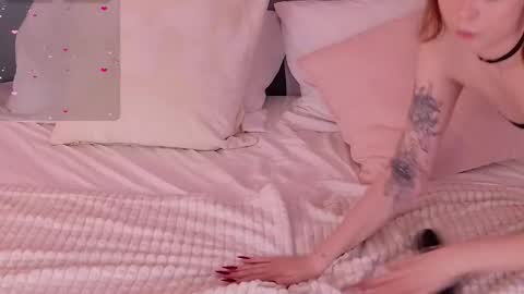 Snapshot of vivi_west chatting on 03.28.26 vivi_west online show from 03.28.26