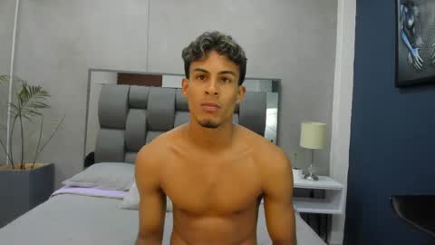 Vivian Mucks online show from 04.29.26