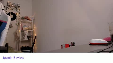 vivian_qwerty online show from 12.25.24