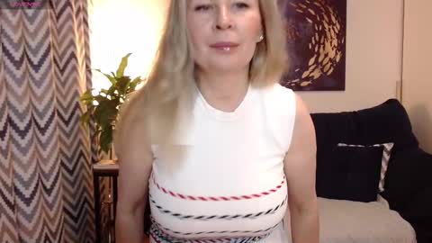 Vivian online show from 11.12.25