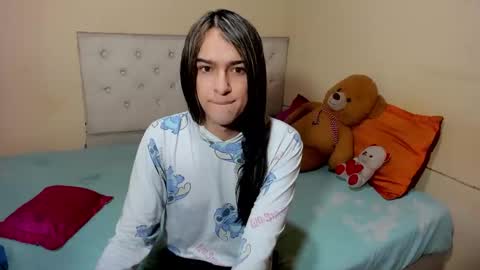 Snapshot of vivianalatin chatting on 02.27.25 instagram Viviana73215 online show from 02.27.25
