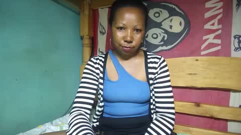 Snapshot of viviane0812 chatting on 02.24.25 viviane0812 online show from 02.24.25