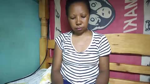 Snapshot of viviane0812 chatting on 02.26.25 viviane0812 online show from 02.26.25