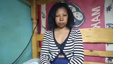 Snapshot of viviane0812 chatting on 03.01.25 viviane0812 online show from 03.01.25