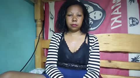 Snapshot of viviane0812 chatting on 03.01.25 viviane0812 online show from 03.01.25