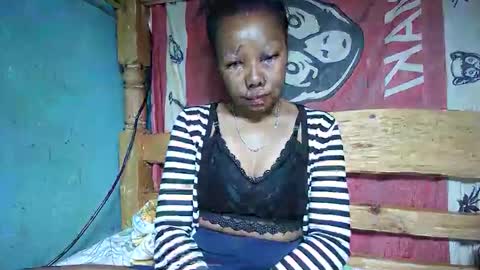 Snapshot of viviane0812 chatting on 03.02.25 viviane0812 online show from 03.02.25